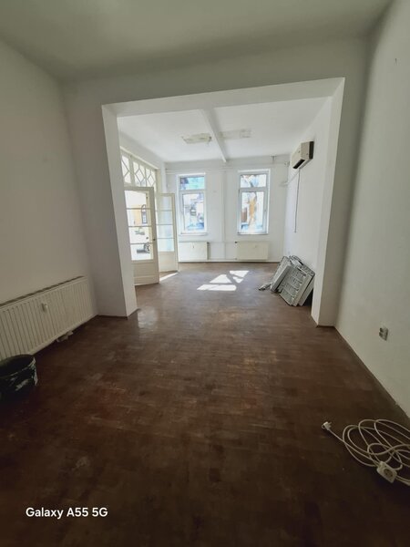 Obor, spatiu comercial la 5 minute pana la gura de metrou.