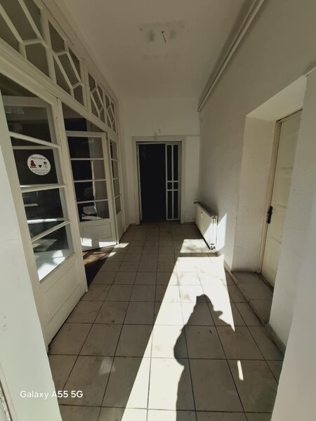 Obor, spatiu comercial la 5 minute pana la gura de metrou.